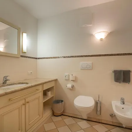 Luech Da Pcei Otel